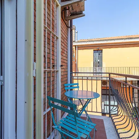 Familybo Santa Viola - Near Maggiore Hospital, Marconi Airport アパート ボローニャ