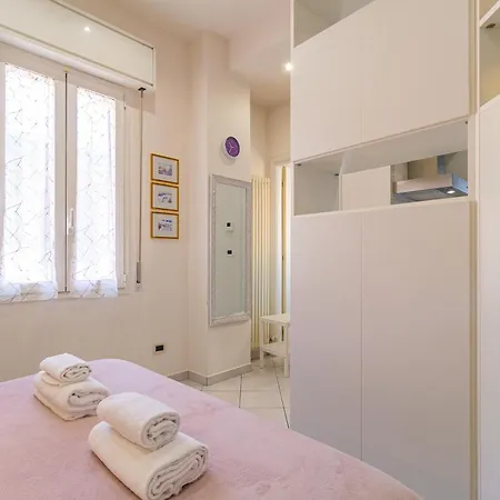 Familybo Santa Viola - Near Maggiore Hospital, Marconi Airport アパート ボローニャ