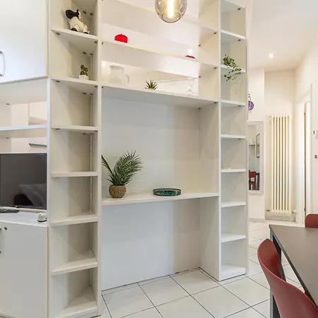 Familybo Santa Viola - Near Maggiore Hospital, Marconi Airport *