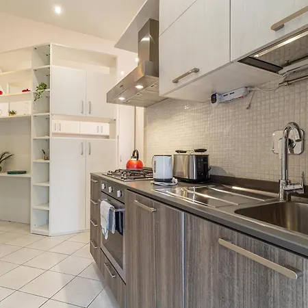 Familybo Santa Viola - Near Maggiore Hospital, Marconi Airport * ボローニャ